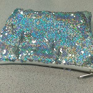 Small bag that can hold anything.